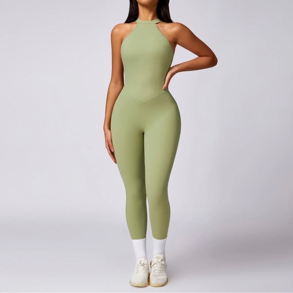 Women’s Sportswear One piece - Picture 4 of 5